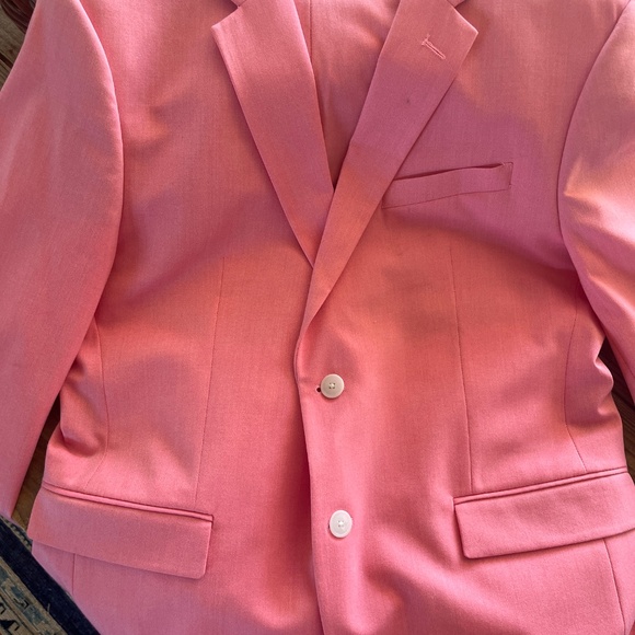Men’s pink suit - Picture 2 of 6